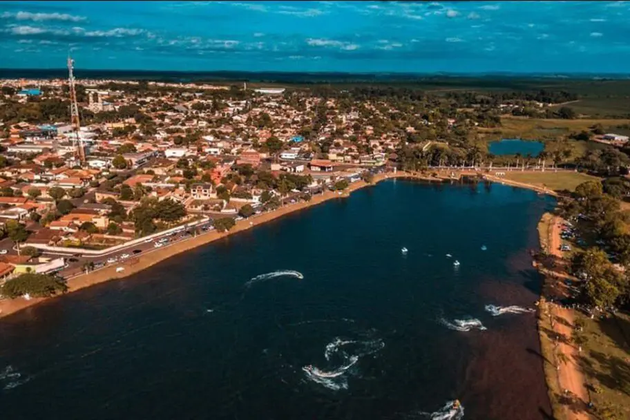 Prefeitura de cidade do Paraná com cerca de 10,5 mil habitantes, abriu um novo concurso público, com salários iniciais de R$ 7,3 mil.