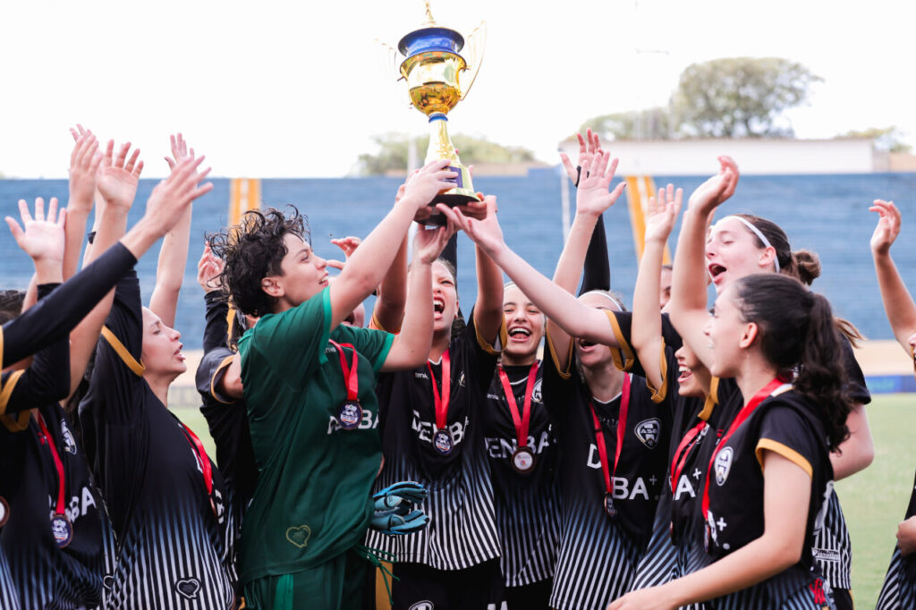 e4a51288e7d6dc450b424f7b5528cf9c. (1)