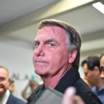 ex-presidente-jair-bolsonaro-fala-com-a-imprensa-reproducao-portal-uol