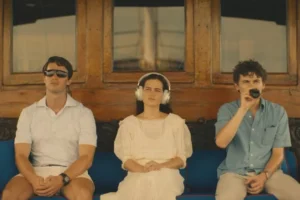 patrick-schwarzenegger-sarah-catherine-hook-e-sam-nivola-interpretam-irmaos-em-the-white-lotus-1739221539549_v2_900x506.jpg