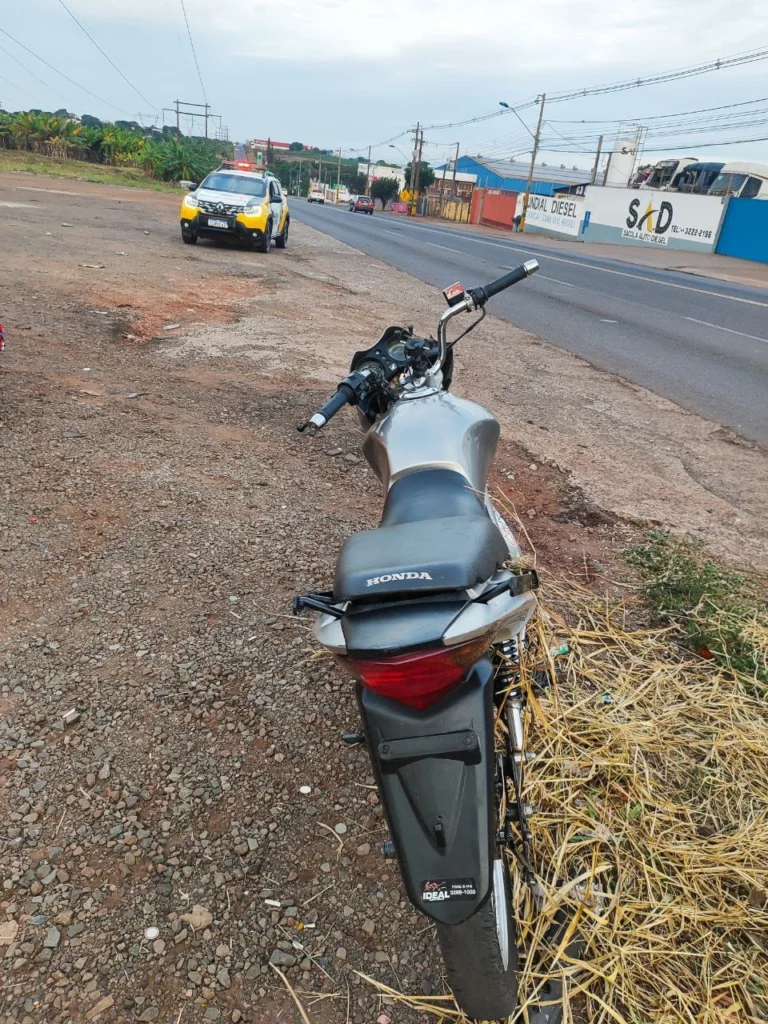adolescente-empina-moto-foge-da-pm-e-sofre-queda-durante-perseguicao-em-maringa-video-mostra-a-perseguicao-1 (1)