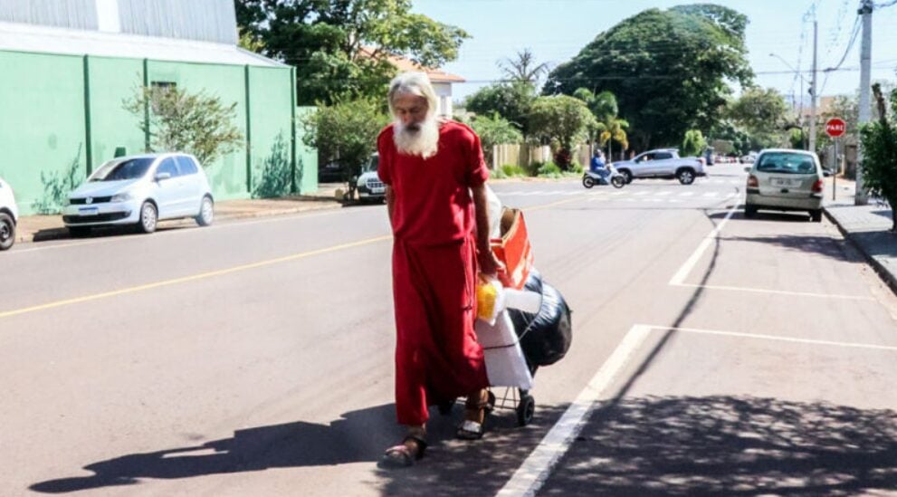 Homem da túnica vermelha