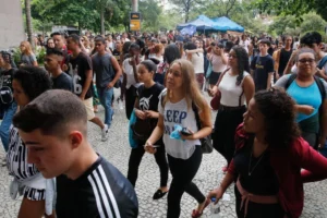 Jovens-Foto-Fernando-Frazão-Agência-Brasil