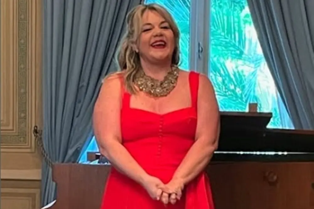 gabriella-di-laccio-cantora-brasileira-recebera-mesma-honraria-de-adele-1749927215442_v2_1x1