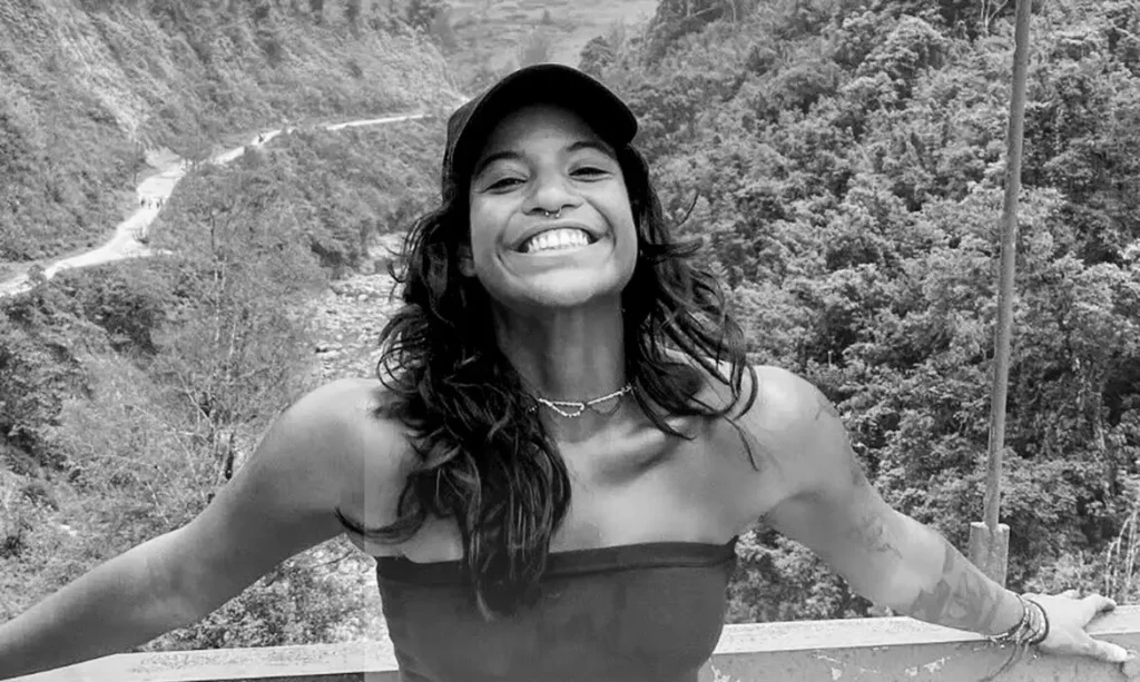 As autoridades da Indonésia divulgaram a causa da morte de Juliana Marins, brasileira que morreu após cair de penhasco.