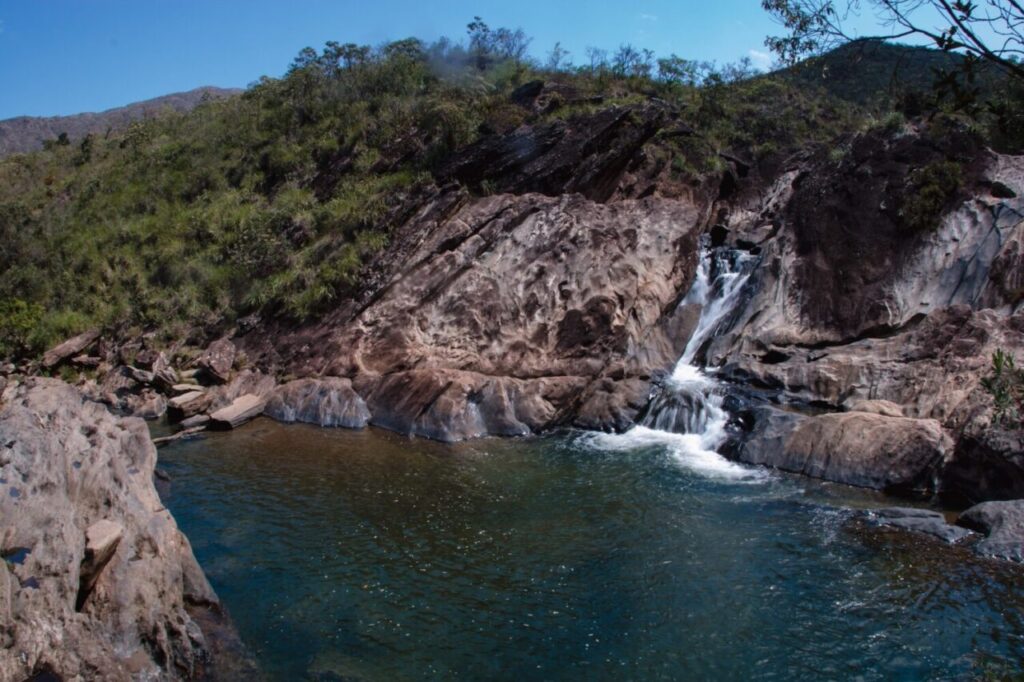 capital da tranquilidade: Lavras Novas tem cachoeira