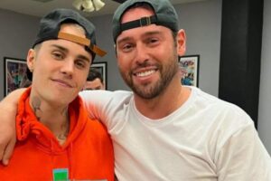 1-ARTISTA-3-11-1074×636