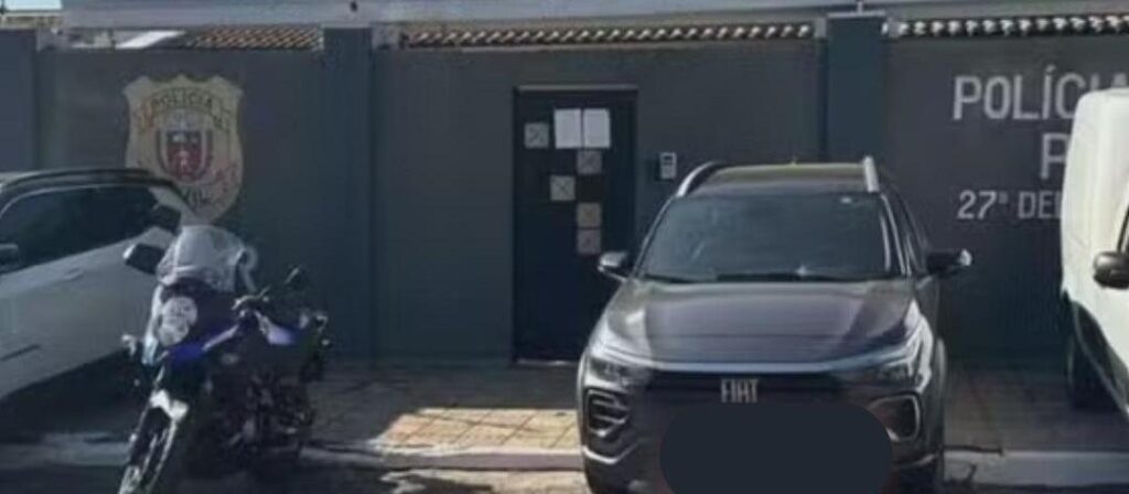 2377a14363e24ca75c01024ad829ba28