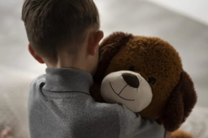 imagem-nao-explicita-de-abuso-de-criancas