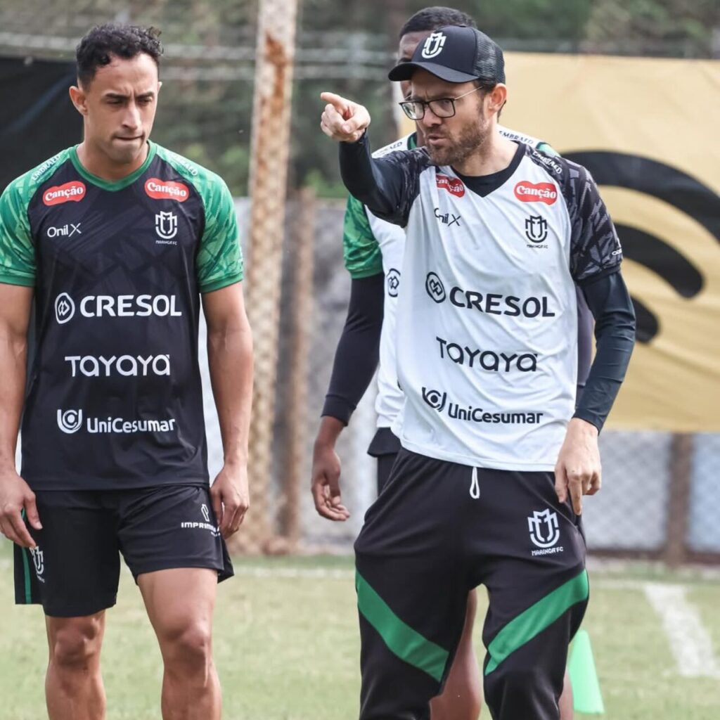 Novo técnico do Maringá FC, Rodrigo Chipp comanda primeiro técnico no time principal.