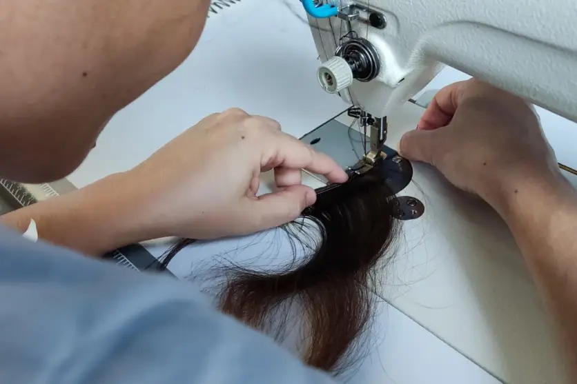 Detentas-de-Goioere-fazem-perucas-para-pacientes-com-cancer-1