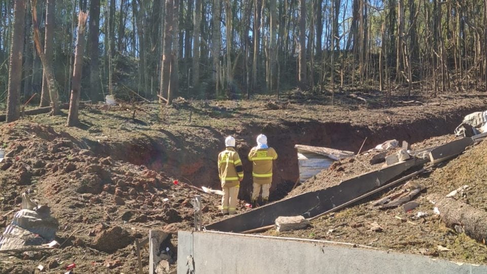 cratera-explosao-fabrica-quatro-barras-960×540 (1)