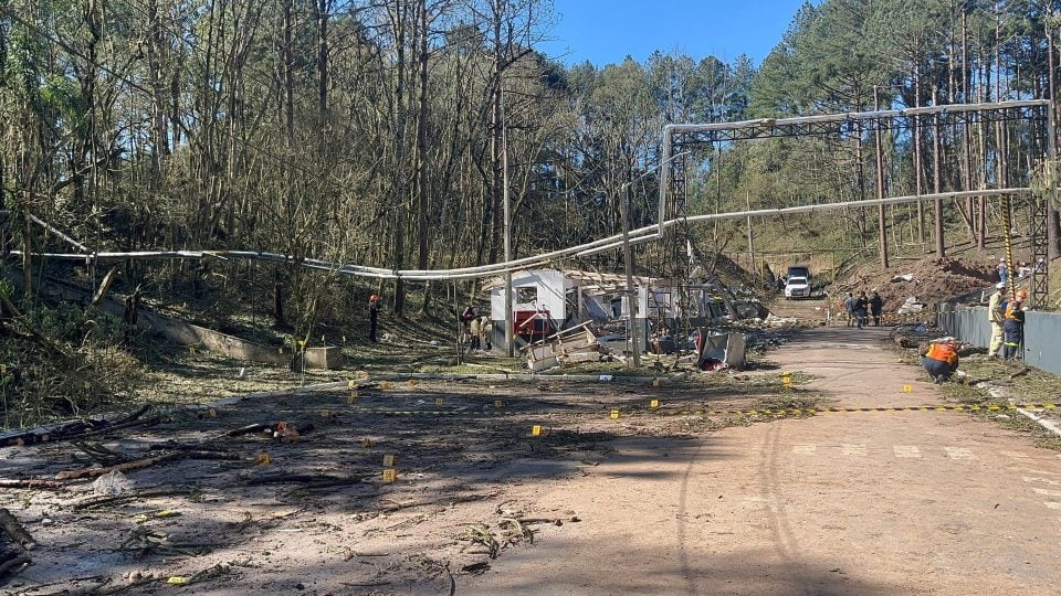 explosao-fabrica-quatro-barras-2-960×540