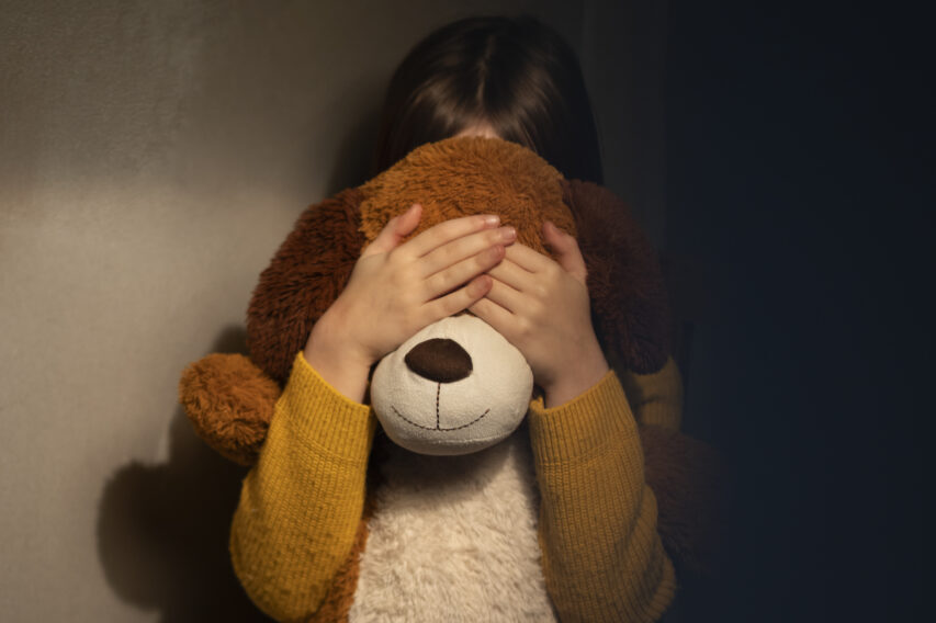 imagem-nao-explicita-de-abuso-de-criancas (1)