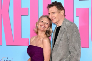 pamela-anderson-e-liam-neeson-900×505