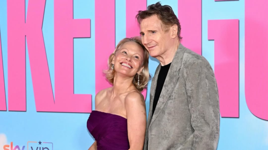 pamela-anderson-e-liam-neeson-900×505