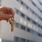 segure-as-chaves-a-mao-ao-ar-livre