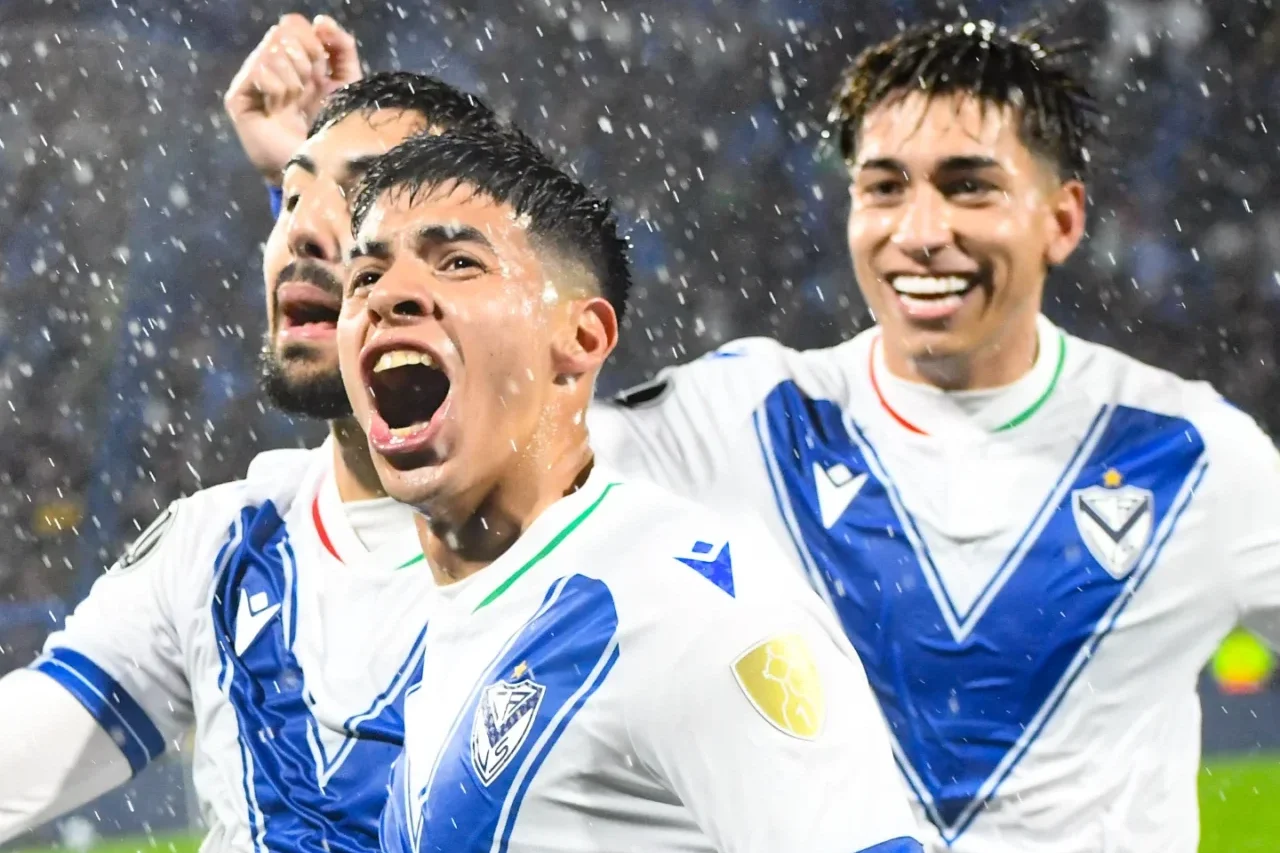 velez_1755656474_3703037355208387826_1022332079