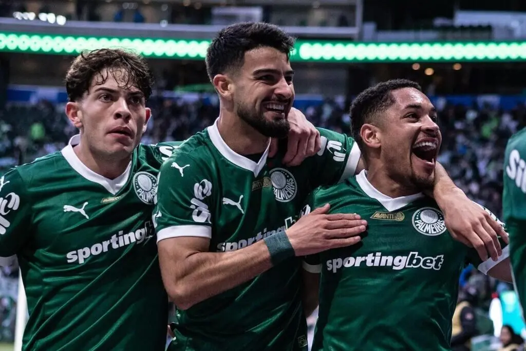 vitor_roque9_1754868915_3696430838527169612_4843645703