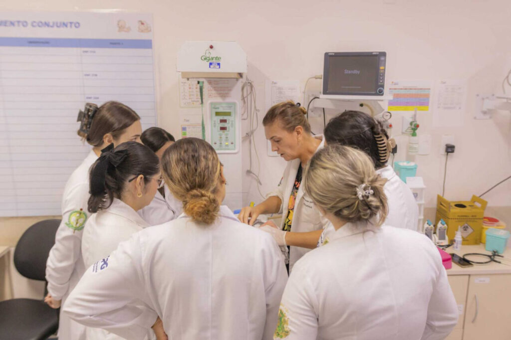 humai-aula-pediatria-medicina-aline-jasper-baixa_8-1620×1080