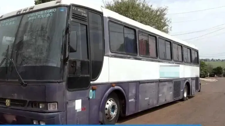 adolescentes fizeream sexo grupal em ônibus