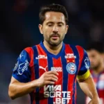 Everton-Ribeiro-em-acao-pelo-Bahia-na-Copa-Libertadores