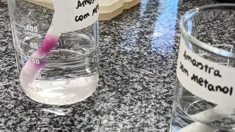 canudo-muda-de-cor-em-contato-com-etanol-1760545320687_v2_615x300