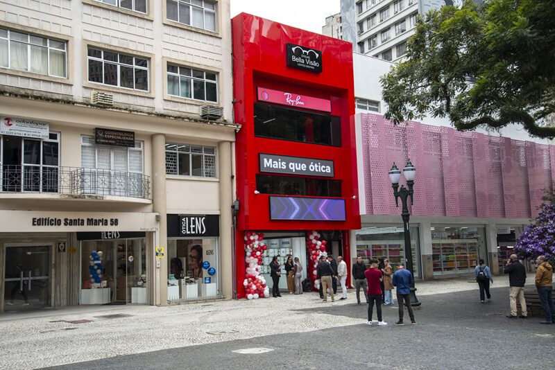 A primeira Times Square brasileira fica em Curitiba, que já começou a ver ganhar forma o projeto que promete transformar parte do Centro