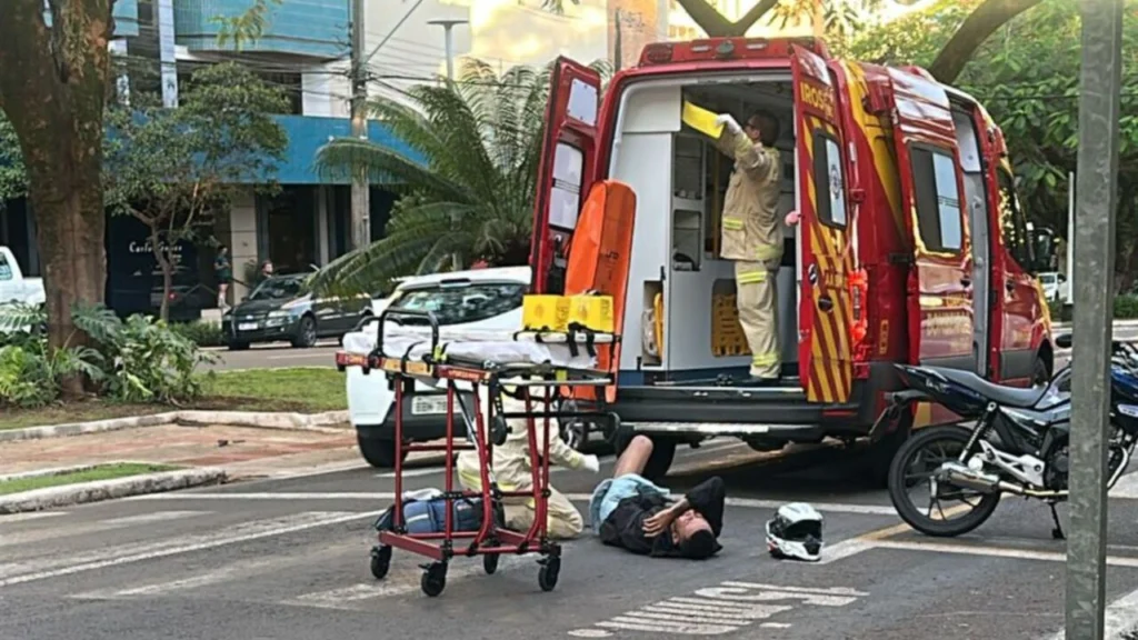 Motociclista fica ferido em acidente na Avenida Tiradentes, em Maringá; vídeo Foto 1 Design sem nome (6)