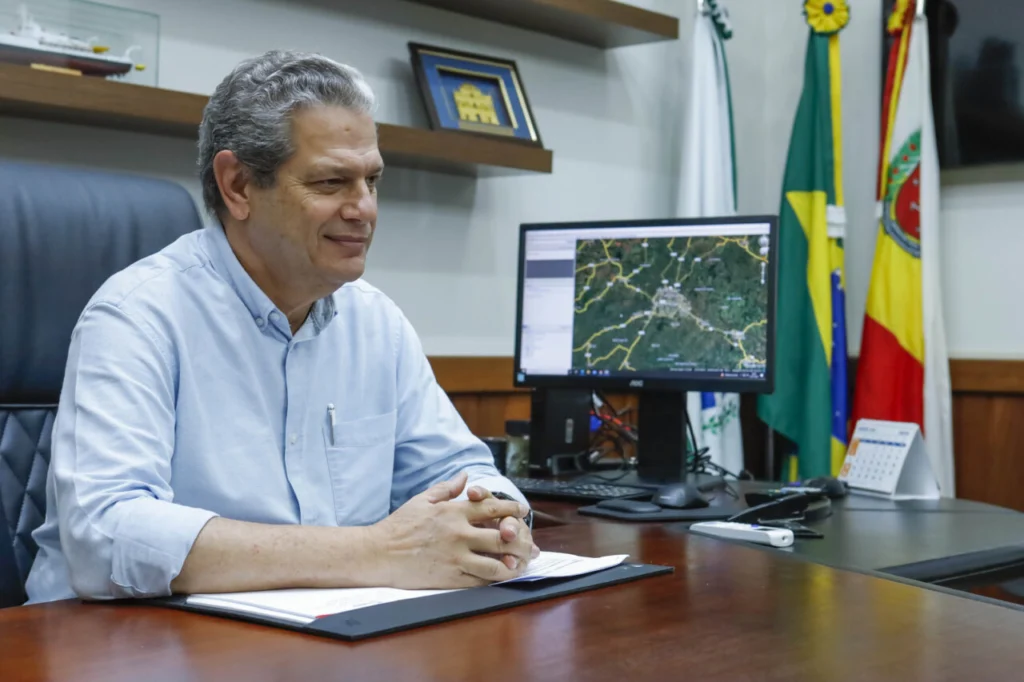 200125 SILVIO GABINETE-8199