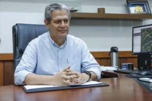 200125 SILVIO GABINETE-8205