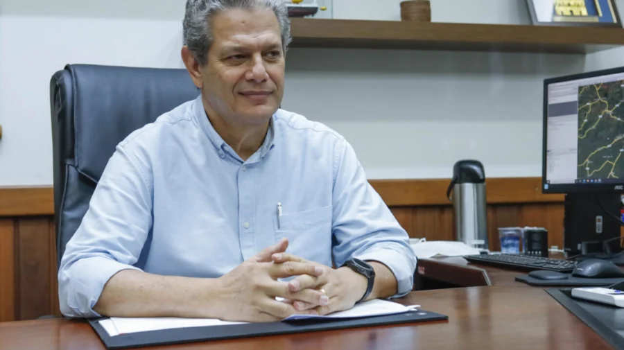 200125 SILVIO GABINETE-8205