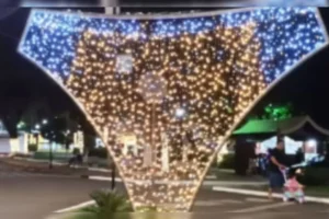 A-peca-no-entanto-nao-e-um-acidente-de-decoracao-m-01048720-0-202512112205-ProportionalFillBackground