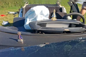 Imagens-sacras-ficaram-intactas-apos-grave-acident-01050787-0-202512190852-ProportionalFillBackground