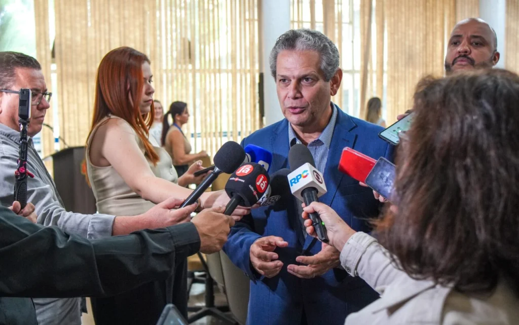 coletiva de Silvio Barros