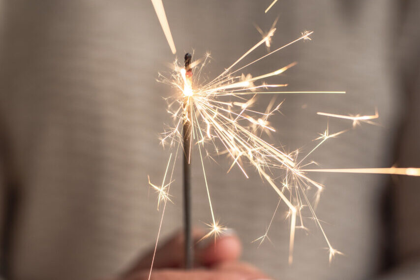 explosao-de-diamante-queimada-realizada-na-mao