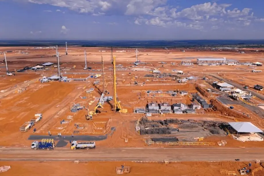Durante o pico das obras, a construção da fábrica deve criar cerca de 14 mil vagas de emprego diretas