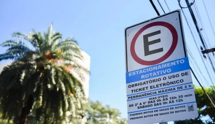 Placa do  Estacionamento Rotativo (EstaR) de Maringá. Foto: PMM