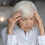 mulher-idosa-enfrentando-doenca-de-alzheimer