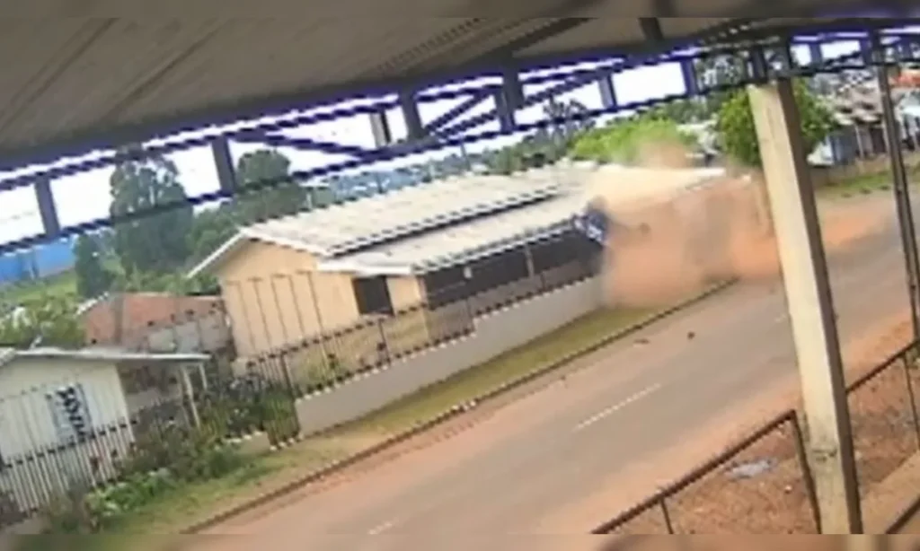 Imagens-de-uma-camera-de-seguranca-registraram-o-m-01057624-0-202601171852-ProportionalFillBackground