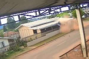 Imagens-de-uma-camera-de-seguranca-registraram-o-m-01057624-0-202601171852-ProportionalFillBackground