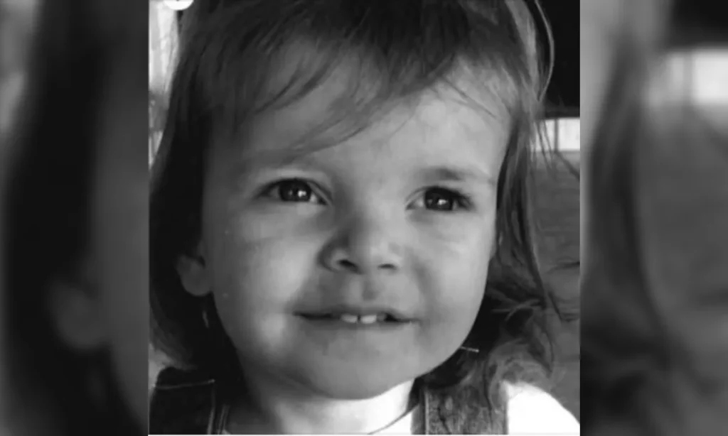 Morre-menina-resgatada-em-piscina-de-Guaratuba-e-a-01053834-0-202601041652-ProportionalFillBackground