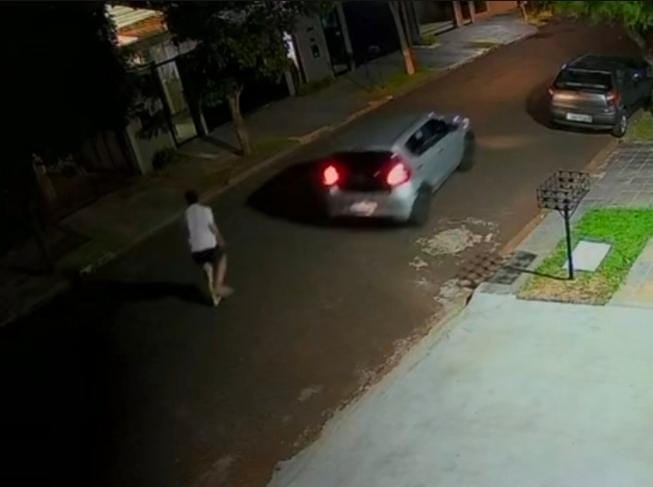 camera-de-seguranca-flagra-roubo-de-veiculo-no-jardim-monte-rei-em-maringa