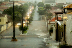 Drenagem urbana e mudanças climáticas imagem istock
