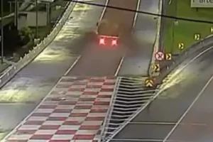 video-caminhao-sem-freio-usa-area-de-escape-na-br–01066080-0-202602191011-3