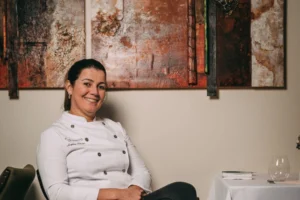 Chef “pé vermelho” conquista estrela Michelin em Portugal e faz história na gastronomia