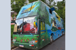 do-sonho-a-estrada-casal-transforma-onibus-em-motorhome-69b2beabf1135