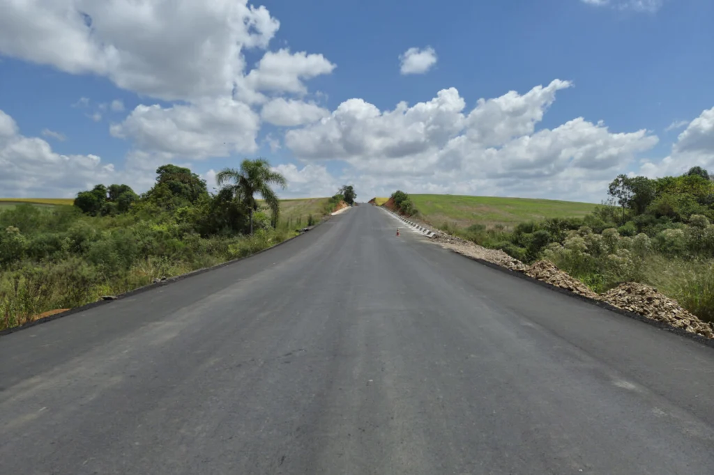 pr-990_pavimentacao_em_reboucas_001