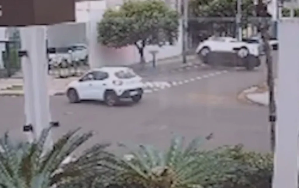 Acompanhe o GMC Online no Instagram Clique aqui e receba as nossas notícias pelo WhatsApp Entre no canal do GMC Online no Instagram (5)