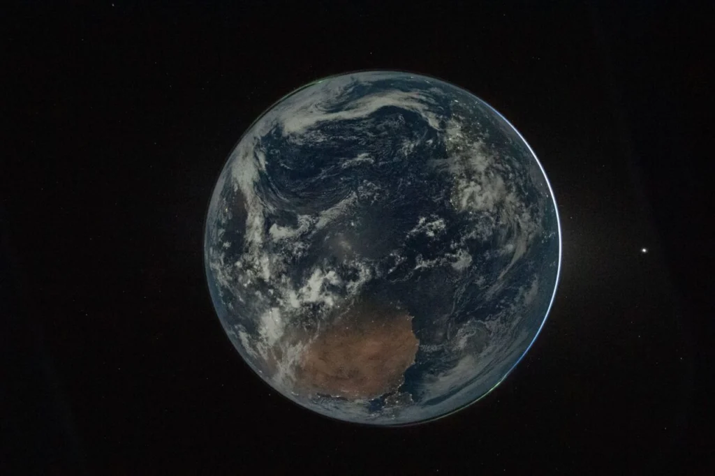 astro_christina_1775403120_3868681612448334223_2211538156